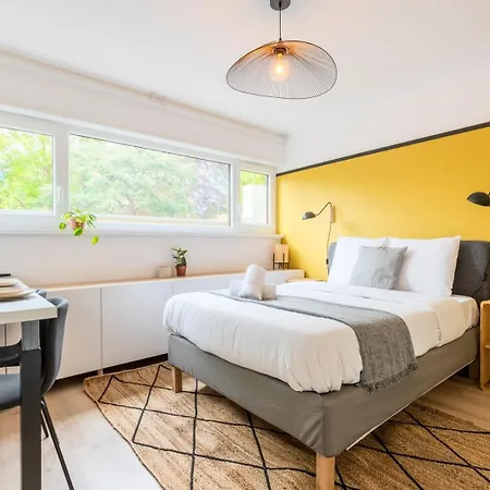 Equipped Studio With Parking 아파트