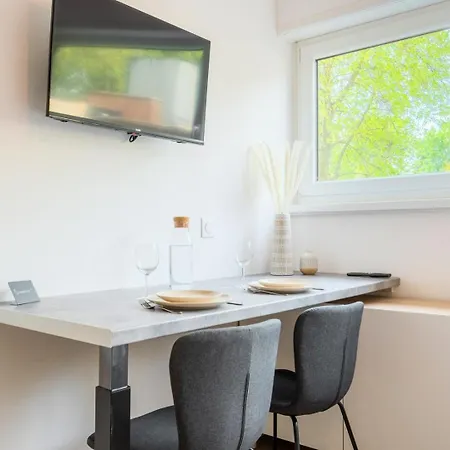 Equipped Studio With Parking 아파트 투르쿠앵